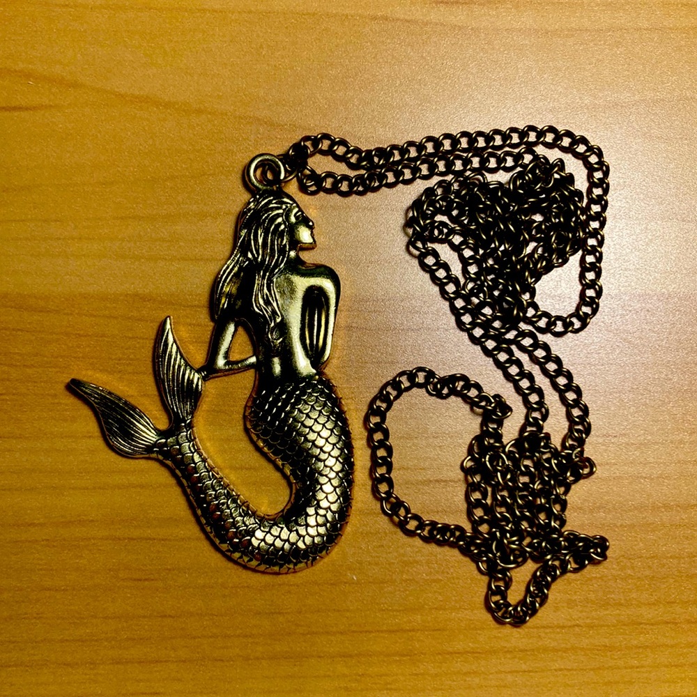 Aesthetic gold mermaid necklace